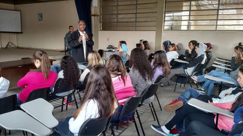 Clybas oferece palestra sobre drogas e seus malefícios