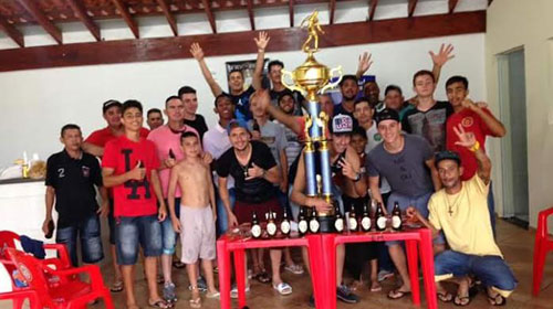 Na várzea, Expressinho defende a liderança no fim de semana