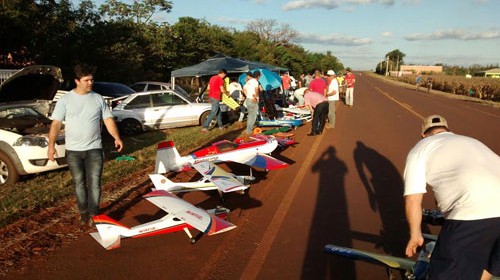 Cândido Mota tem 1˚ Encontro de Aeromodelismo