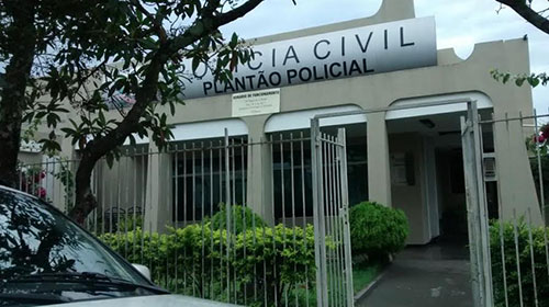PM apreende drogas em porções e em tabletes e dinheiro do tráfico