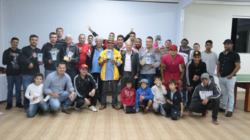 Sincomerciários homenageia pais com atividades esportivas