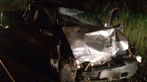 Homens ficam feridos após colisão entre duas picapes em Martinópolis