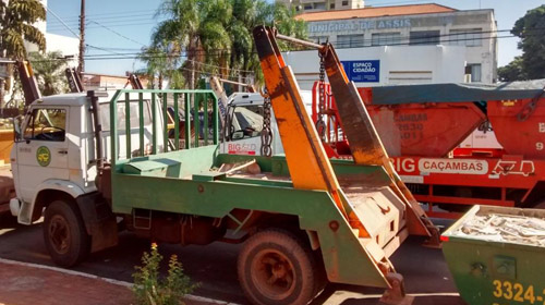 Com novo protesto de caçambeiros, prefeito cobra solução de secretário