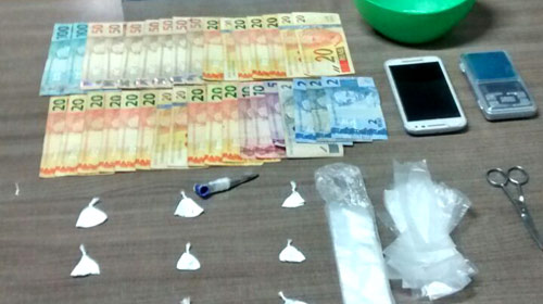 Mãe, filho e mais uma pessoa são presos por tráfico em Assis