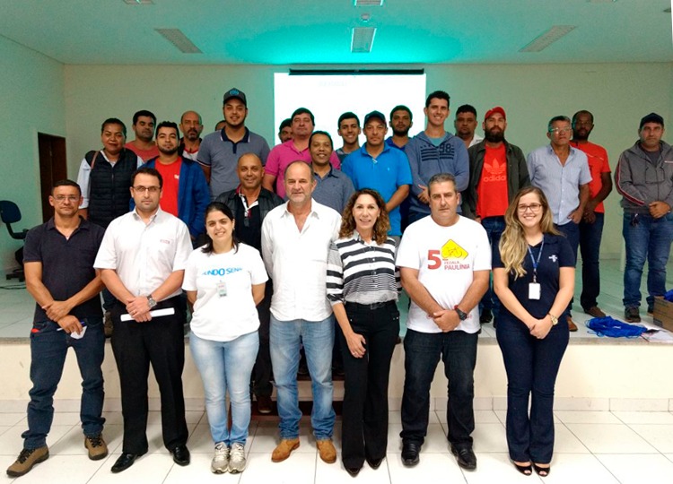 Curso de eletricista é oferecido em carreta itinerante