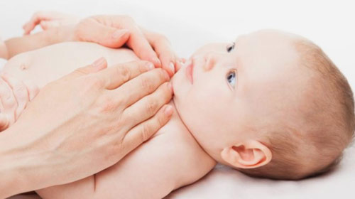Conheça cinco mitos e cinco verdades sobre os cuidados com a pele dos bebês
