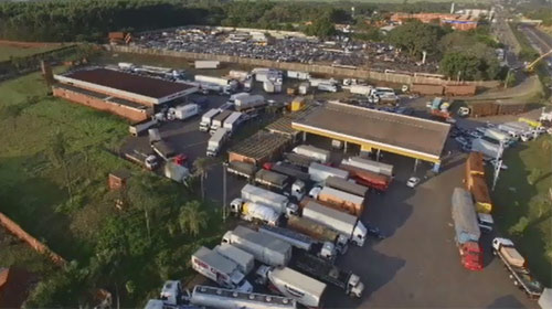 Caminhoneiros entram no 9º dia de greve em Assis e continuam no antigo Posto Marajó