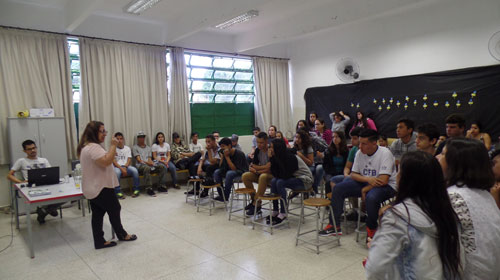 Alunos da escola Carolina Burali apresentam três exposições diferentes
