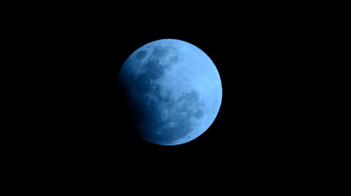 Fotógrafo de Assis registra eclipse lunar e superlua na noite de terça-feira