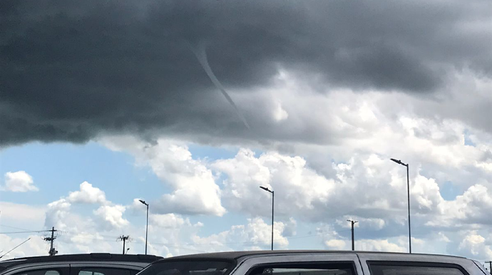 Fenômeno climático gera rajadas de vento intensas e chuva de granizo em Assis