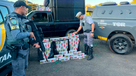 Mais de 70 mil maços de cigarro foram apreendidos -FOTO: Polícia Rodoviária/Divulgação