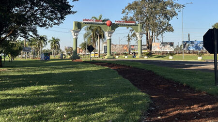 Cândido Mota inicia construção de pista de caminhada para incentivar esporte e garantir mais segurança à população