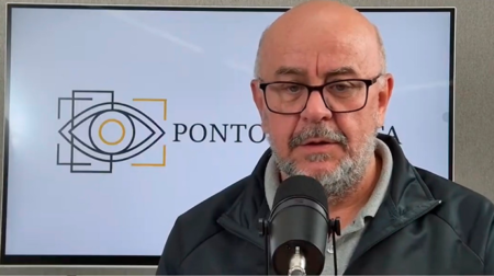 Fernando Kiko diz que Prefeitura não comprovou necessidade da terceirização do lixo e afirma: “Com R$ 600 mil a mais por mês daria para comprar um caminhão por ano” Fernando Kiko durante entrevista ao Ponto de Vista - FOTO: Portal AssisCity