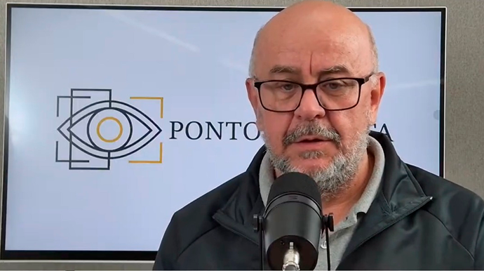 Fernando Kiko diz que Prefeitura não comprovou necessidade da terceirização do lixo e afirma: “Com R$ 600 mil a mais por mês daria para comprar um caminhão por ano” Fernando Kiko durante entrevista ao Ponto de Vista - FOTO: Portal AssisCity