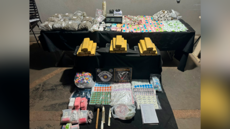 Traficante foragido é preso com mais de 30 kg de drogas após ação da Força Tática em Assis Todo o material encontrado na residência foi apreendido - FOTO: Polícia Militar